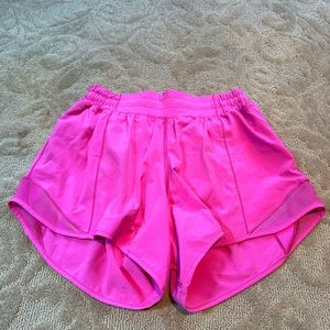 Lulu Lemon Hottie Hot 4in inseam